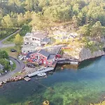 3 Bedroom Lovely In Lyngdal Сasa de vacaciones