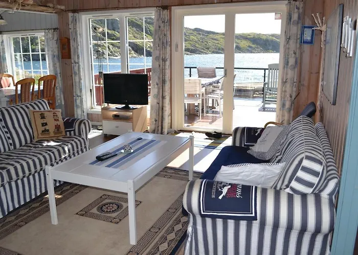 Сasa de vacaciones 3 Bedroom Lovely In Lyngdal Korshamn (Vest-Agder)